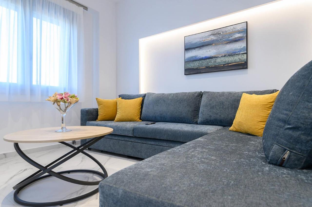 Momento Luxury Apartments Walking Distance From The Beach นิเกียนา ภายนอก รูปภาพ