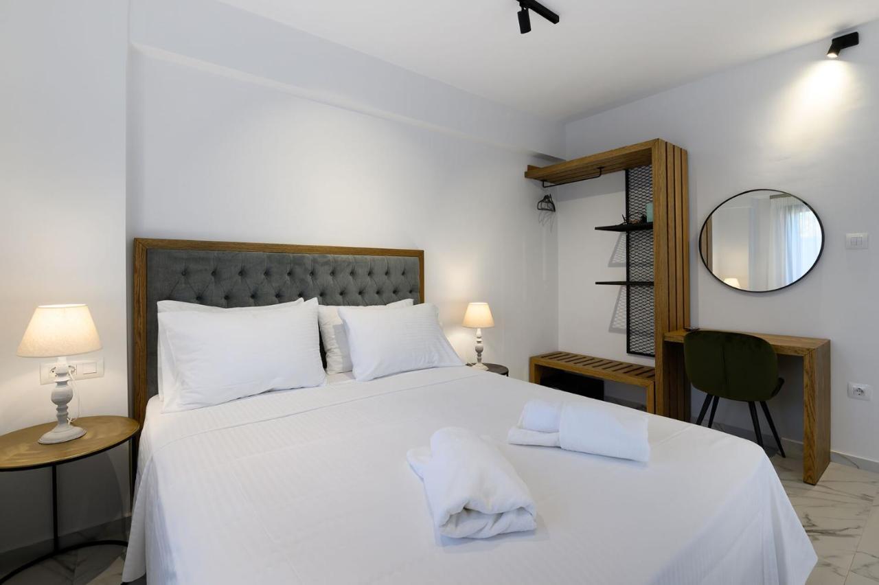 Momento Luxury Apartments Walking Distance From The Beach นิเกียนา ภายนอก รูปภาพ