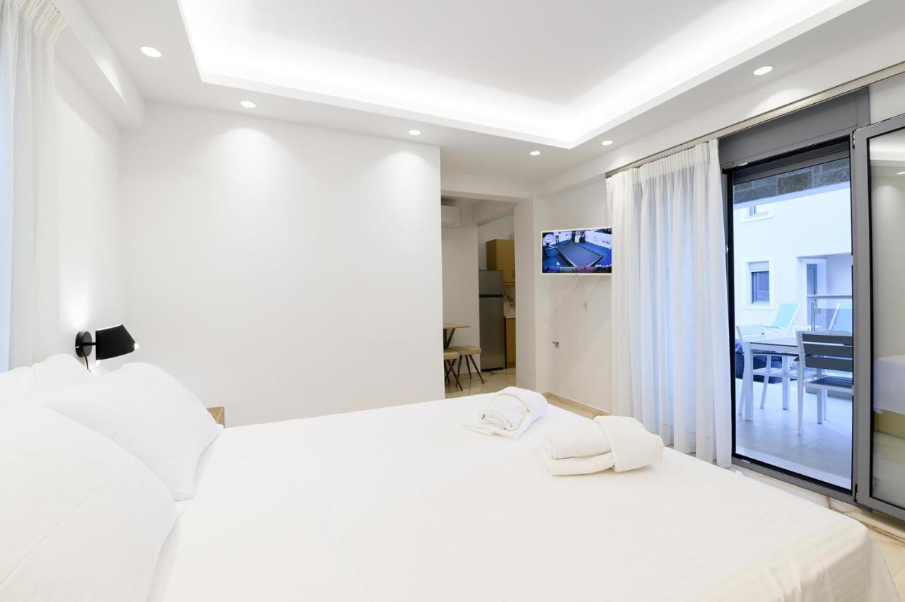 Momento Luxury Apartments Walking Distance From The Beach นิเกียนา ภายนอก รูปภาพ