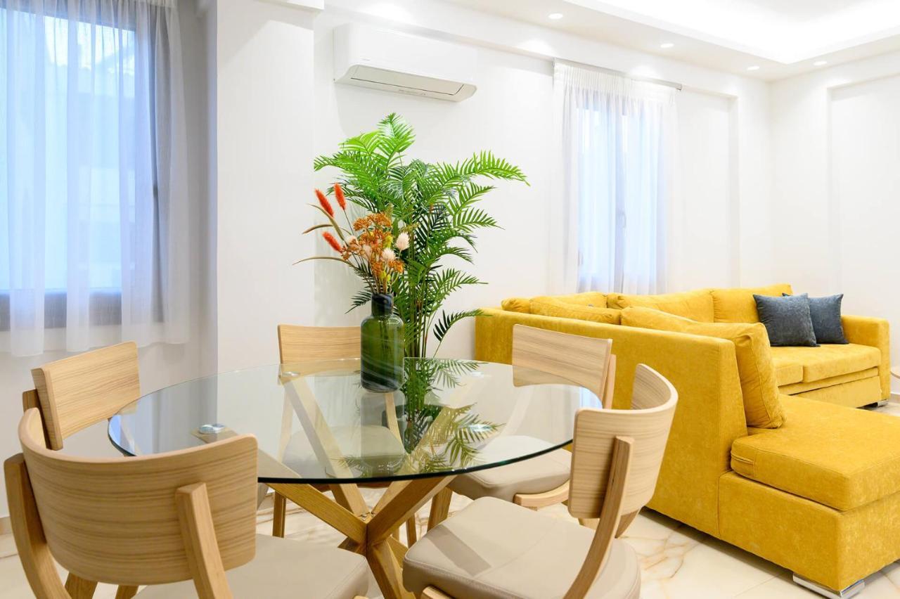 Momento Luxury Apartments Walking Distance From The Beach นิเกียนา ภายนอก รูปภาพ