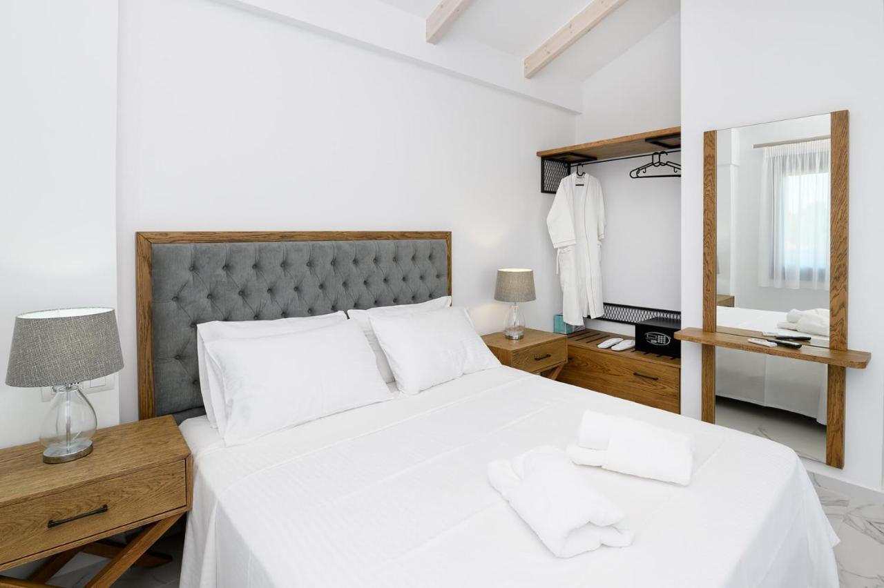 Momento Luxury Apartments Walking Distance From The Beach นิเกียนา ภายนอก รูปภาพ
