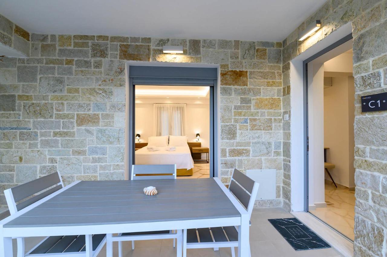 Momento Luxury Apartments Walking Distance From The Beach นิเกียนา ภายนอก รูปภาพ