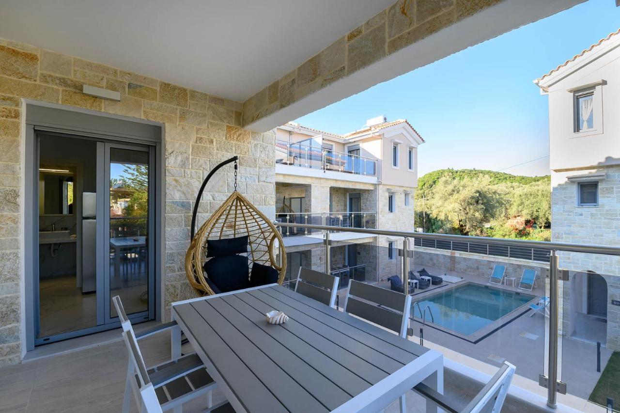 Momento Luxury Apartments Walking Distance From The Beach นิเกียนา ภายนอก รูปภาพ