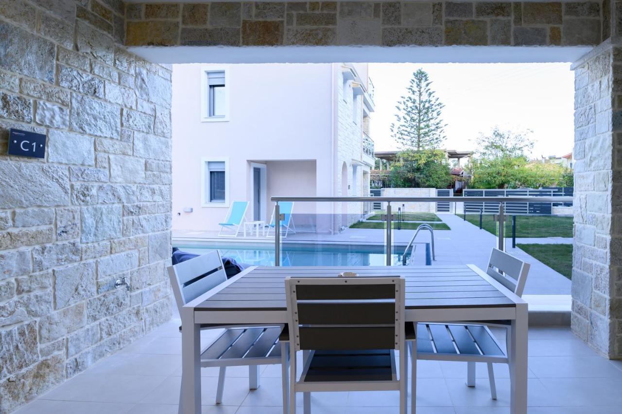 Momento Luxury Apartments Walking Distance From The Beach นิเกียนา ภายนอก รูปภาพ