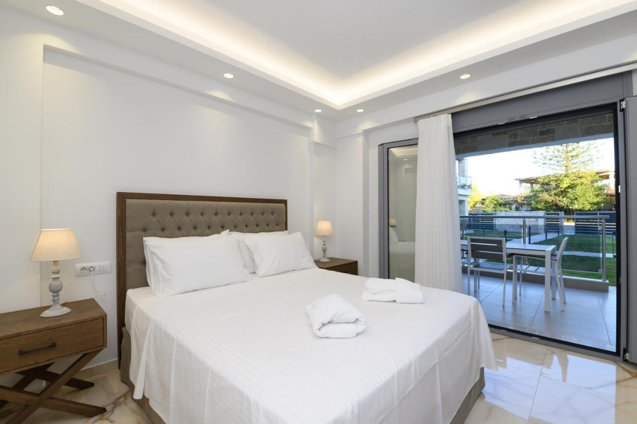 Momento Luxury Apartments Walking Distance From The Beach นิเกียนา ภายนอก รูปภาพ