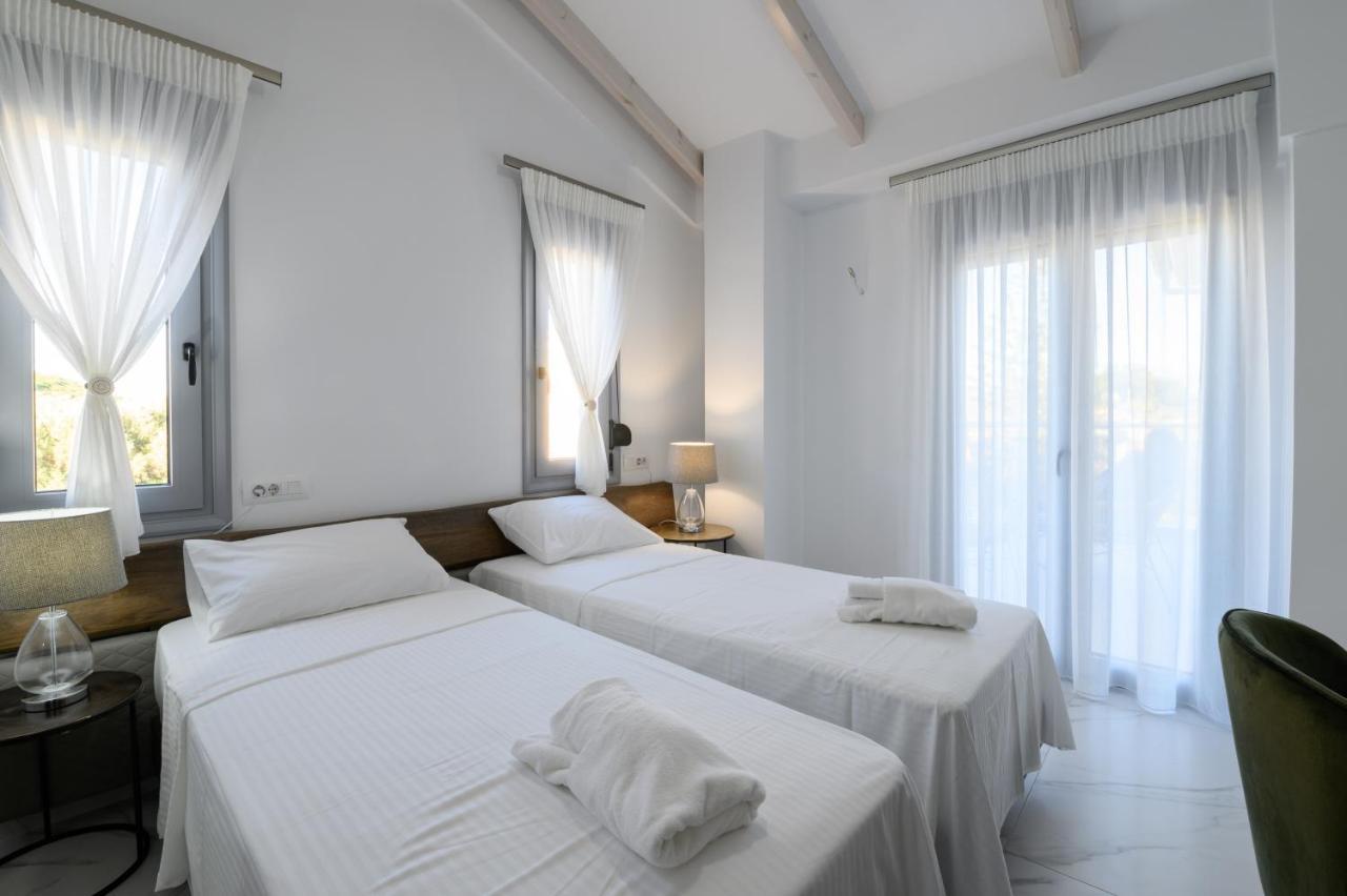 Momento Luxury Apartments Walking Distance From The Beach นิเกียนา ภายนอก รูปภาพ